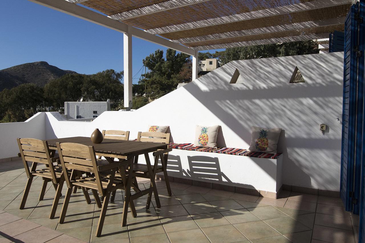 Armadoros Hotel / Ios Backpackers Exterior foto